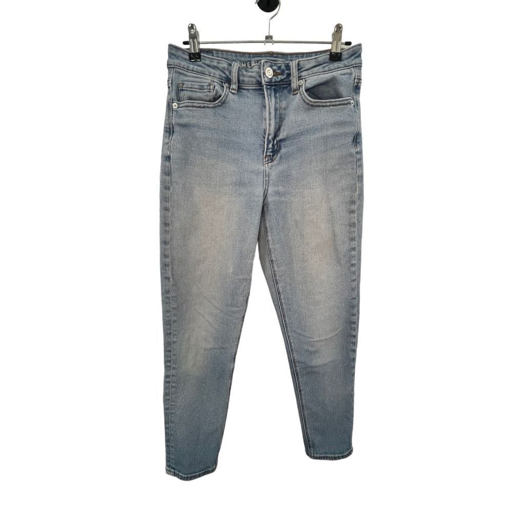 American Eagle Lightwash Mom Jeans